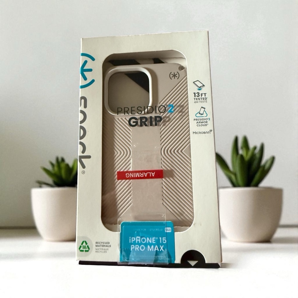 Speck Presidio2 Grip Case for iPhone 15 Pro Max - Cream
